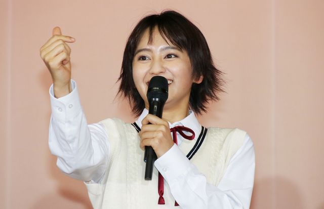 岡田結実、恒松祐里、浅川梨奈ら若手女優の制服姿！ドラマ「女子高生の無駄づかい」イベント：フォトギャラリー