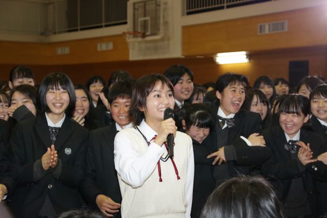 岡田結実、恒松祐里、浅川梨奈ら若手女優の制服姿！ドラマ「女子高生の無駄づかい」イベント（18枚目）