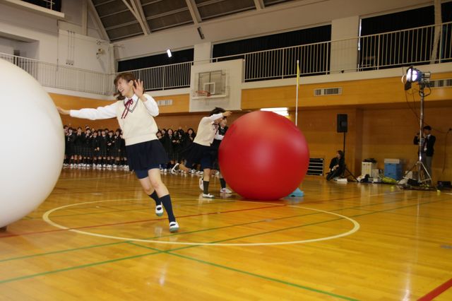 岡田結実、恒松祐里、浅川梨奈ら若手女優の制服姿！ドラマ「女子高生の無駄づかい」イベント（21枚目）
