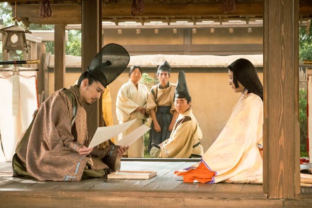 「源氏物語」爆誕！道長から一条天皇へ…「光る君へ」第31回場面写真（4枚目）