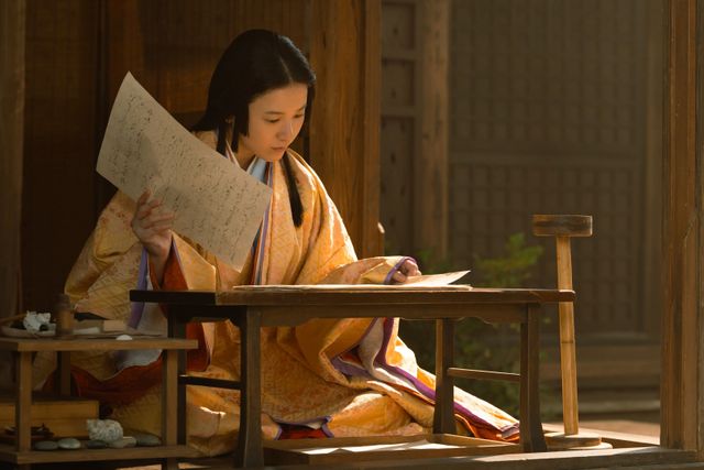 「源氏物語」爆誕！道長から一条天皇へ…「光る君へ」第31回場面写真（10枚目）