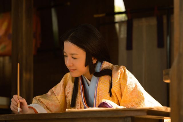 「源氏物語」爆誕！道長から一条天皇へ…「光る君へ」第31回場面写真（11枚目）