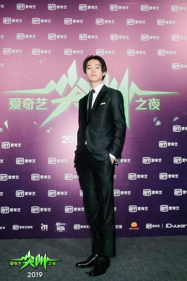 【4枚】山崎賢人、中国語で「もっともっと頑張ります。みなさんありがとう！」：フォトギャラリー