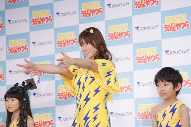 深田恭子、美脚＆美背中で魅了！（14枚目）