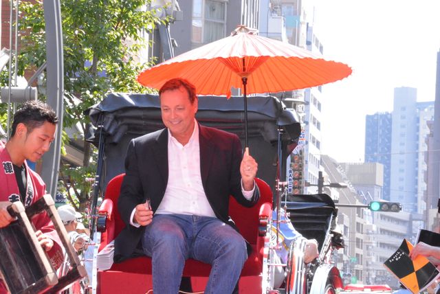 『Mr.ダマー』ボビー・ファレリー監督にそっくりな娘さん！フォトギャラリー（6枚目）