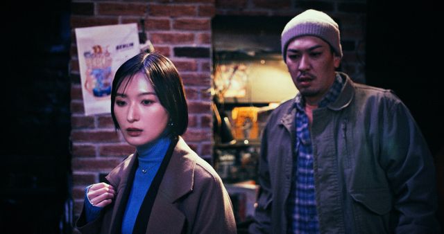 人体で制作された狂気の“人間イス”…『インコンプリート・チェアーズ』海外版ビジュアル＆場面写真（4枚目）