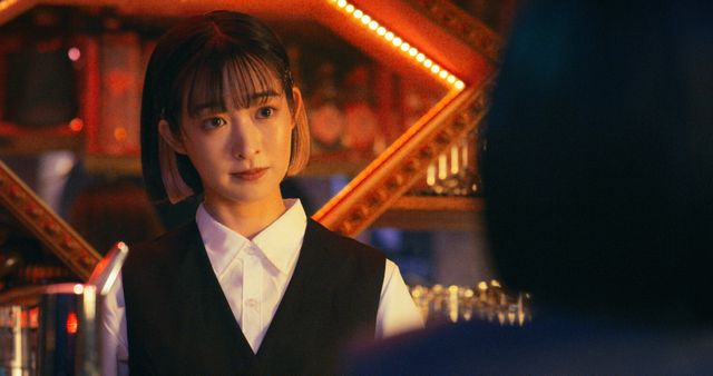 人体で制作された狂気の“人間イス”…『インコンプリート・チェアーズ』海外版ビジュアル＆場面写真（9枚目）