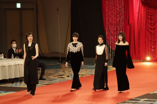 圧倒的な美しさ！豪華女優が授賞式にそろい踏み（6枚目）