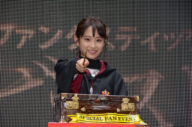 高橋愛　ハリポタ新シリーズの撮影セットも見学　まさにファンタスティック！　画像ギャラリー（2枚目）