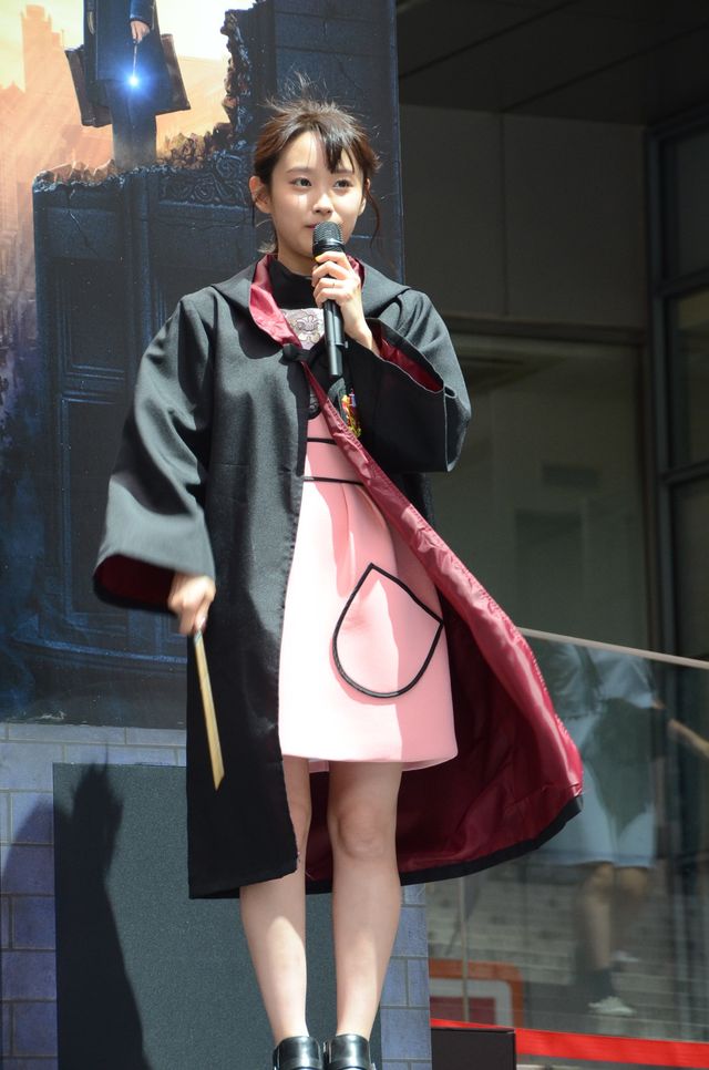 高橋愛　ハリポタ新シリーズの撮影セットも見学　まさにファンタスティック！　画像ギャラリー（5枚目）