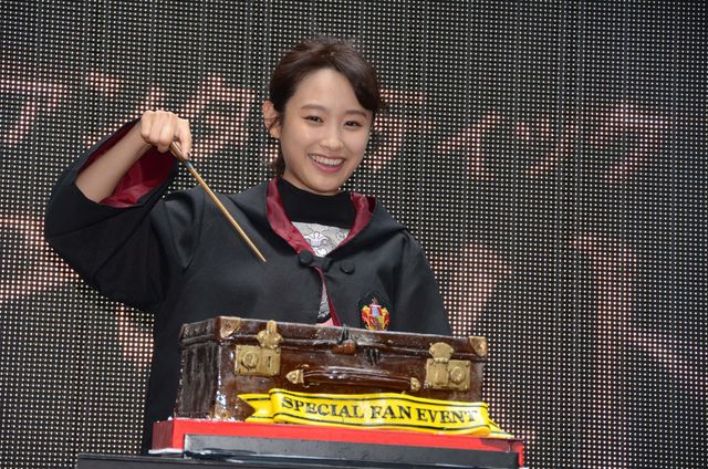 高橋愛　ハリポタ新シリーズの撮影セットも見学　まさにファンタスティック！　画像ギャラリー（10枚目）