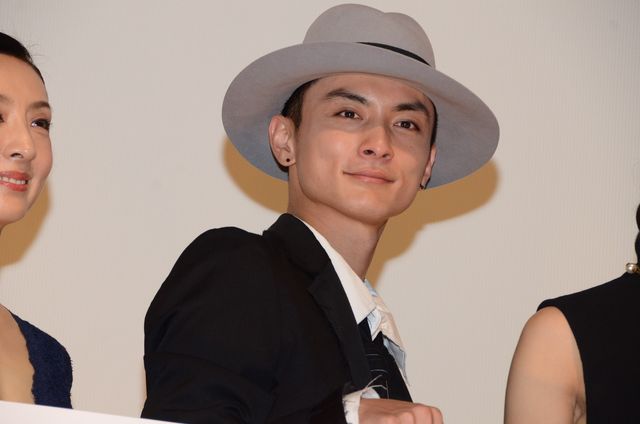 高良健吾ら、なんと“月の土地”を監督にプレゼント！（14枚目）