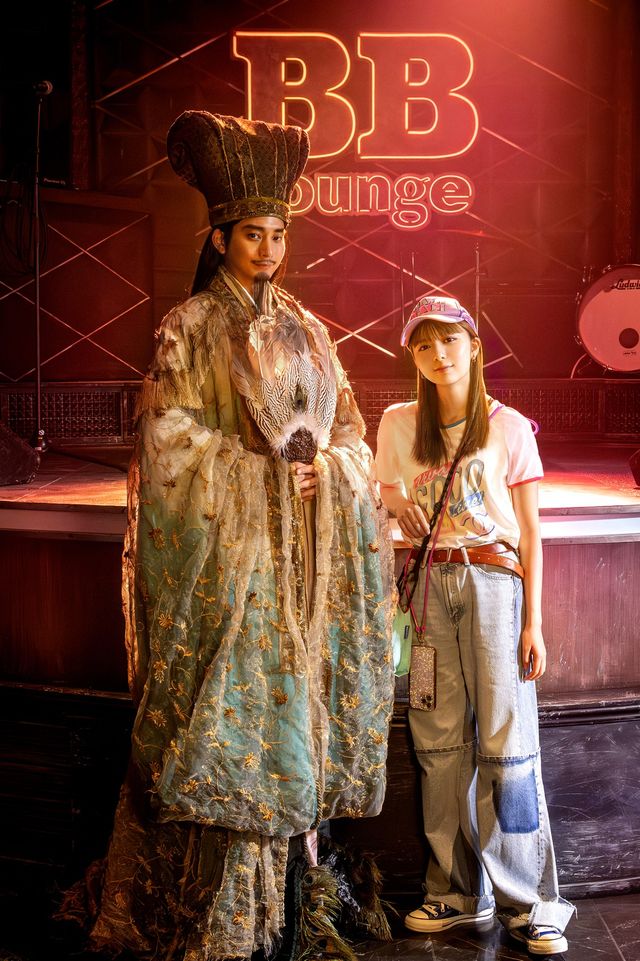 向井理主演ドラマ「パリピ孔明」月見英子役ビジュアル（2枚目）