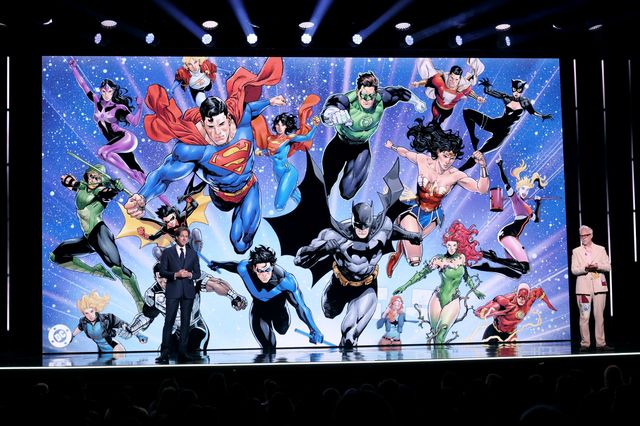 DCに関するプレゼンテーションを行うジェームズ・ガン&ピーターサフラン共同CEO(2025年5月撮影)