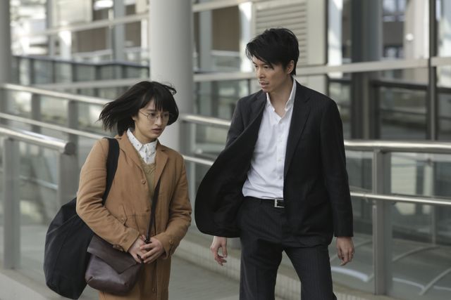 門脇麦と長谷川博己のメイキングショットも！『二重生活』フォトギャラリー（4枚目）