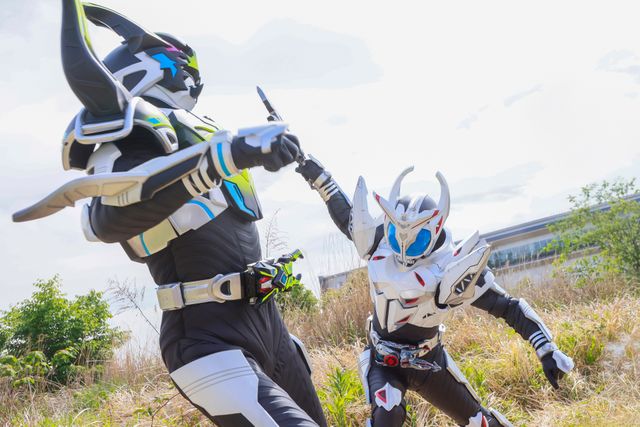 アトラスvsギラファ、新ライダー同士が激突！『仮面ライダーカブト 20th 天を継ぐもの』新規場面カット15枚：フォトギャラリー