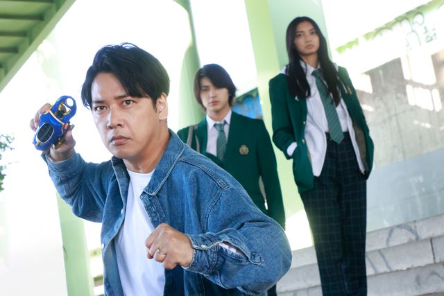 アトラスvsギラファ、新ライダー同士が激突！『仮面ライダーカブト 20th 天を継ぐもの』新規場面カット15枚（4枚目）