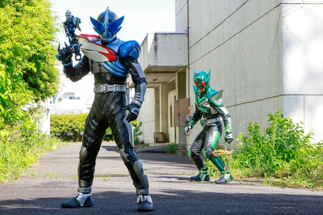 アトラスvsギラファ、新ライダー同士が激突！『仮面ライダーカブト 20th 天を継ぐもの』新規場面カット15枚（5枚目）