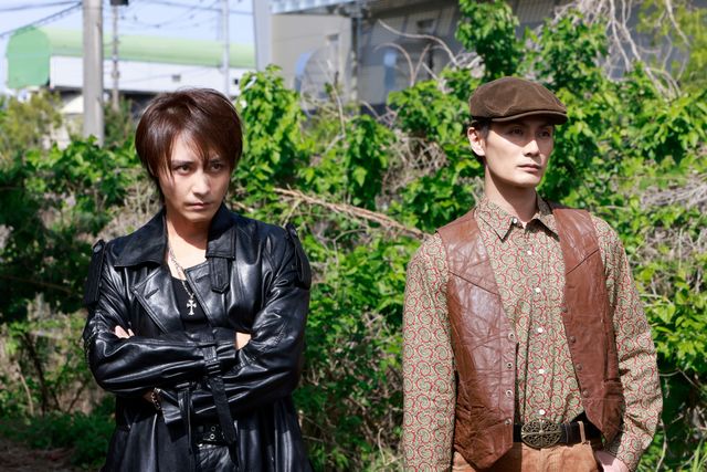 アトラスvsギラファ、新ライダー同士が激突！『仮面ライダーカブト 20th 天を継ぐもの』新規場面カット15枚（14枚目）