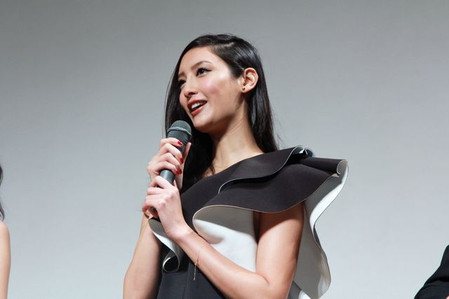 山本美月、男たちが揃う中、心理学者から「もっとも男らしい」と分析されてしまい、涙目!?　画像ギャラリー（6枚目）