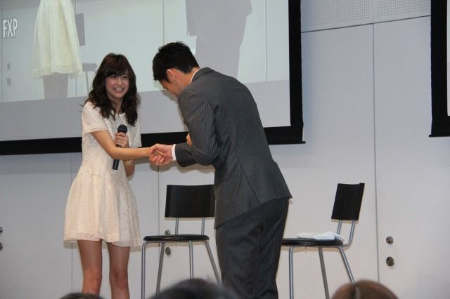 山本美月登壇！「サムライDays、欧州Days」出版記念握手会イベント（11枚目）