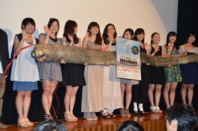 アメリカで実際にあった女子高生の集団妊娠騒動らしいです…『リュウグウノツカイ』初日舞台あいさつ写真ギャラリー（3枚目）