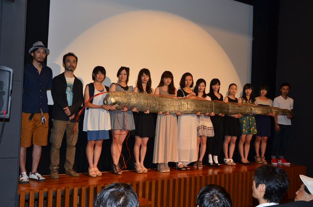 アメリカで実際にあった女子高生の集団妊娠騒動らしいです…『リュウグウノツカイ』初日舞台あいさつ写真ギャラリー（4枚目）