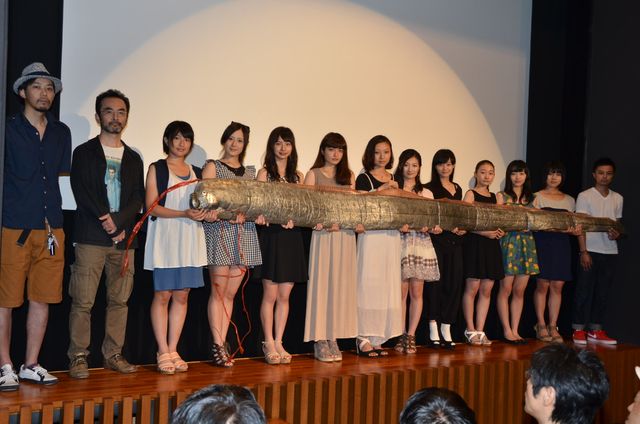 アメリカで実際にあった女子高生の集団妊娠騒動らしいです…『リュウグウノツカイ』初日舞台あいさつ写真ギャラリー（6枚目）