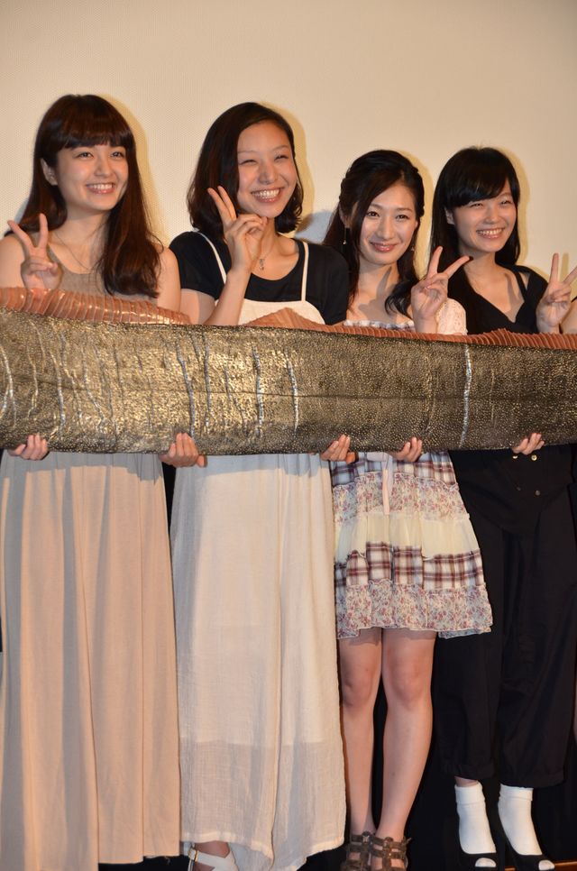 アメリカで実際にあった女子高生の集団妊娠騒動らしいです…『リュウグウノツカイ』初日舞台あいさつ写真ギャラリー（7枚目）