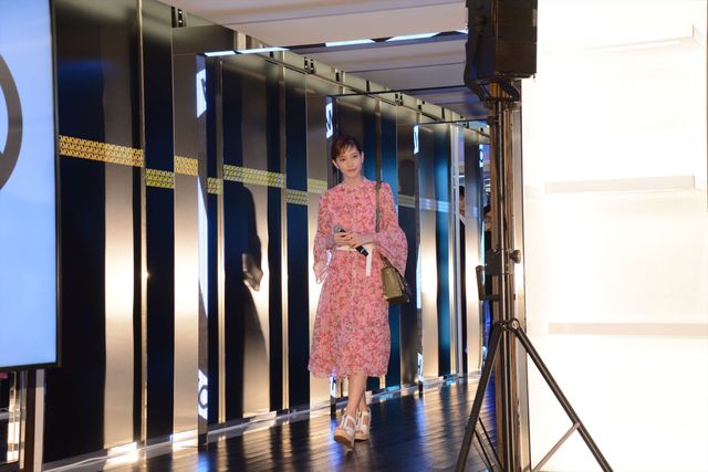 本田翼、桜イメージのドレス姿で魅了！：フォトギャラリー