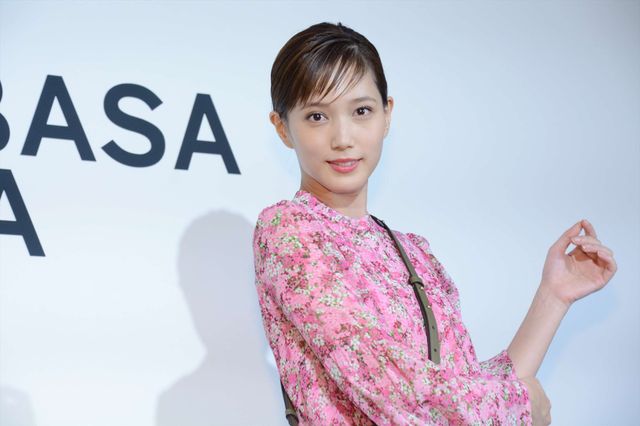 本田翼、桜イメージのドレス姿で魅了！（13枚目）