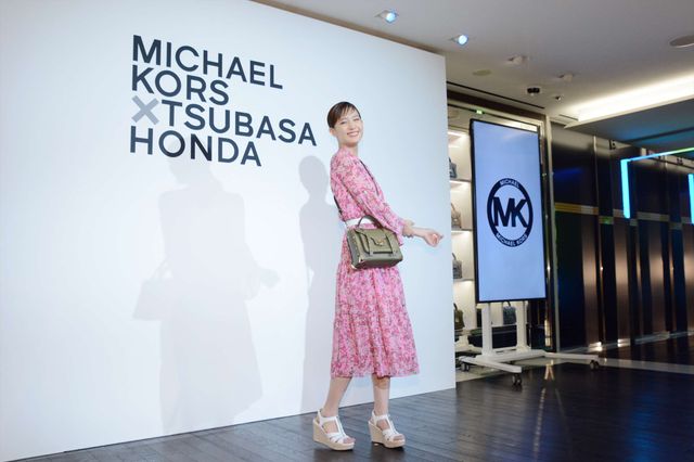 本田翼、桜イメージのドレス姿で魅了！（14枚目）