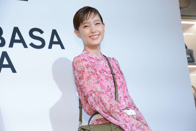 本田翼、桜イメージのドレス姿で魅了！（15枚目）