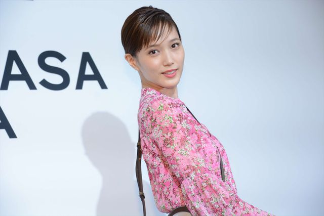 本田翼、桜イメージのドレス姿で魅了！（16枚目）