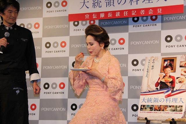 見ているだけでおなかがすいてくる……デヴィ夫人の優雅なお食事フォトギャラリー（3枚目）