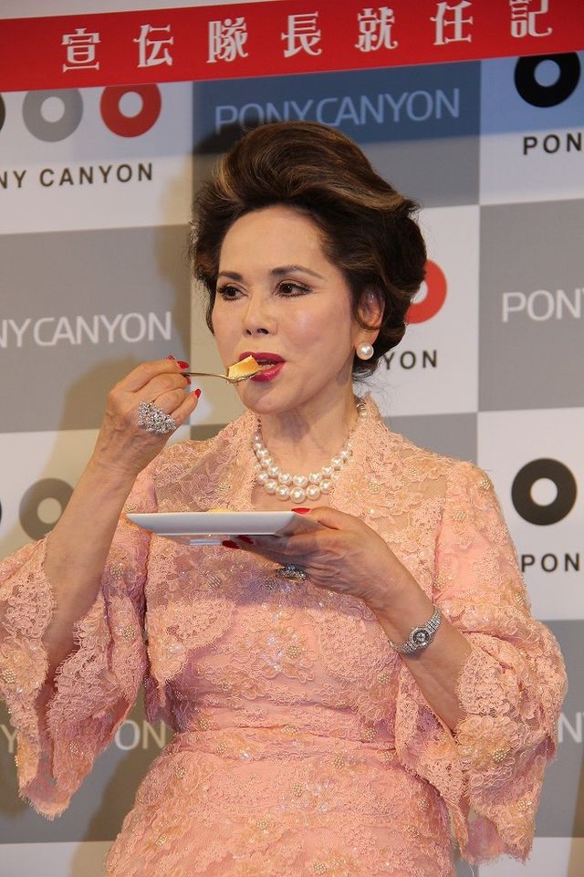 見ているだけでおなかがすいてくる……デヴィ夫人の優雅なお食事フォトギャラリー（4枚目）