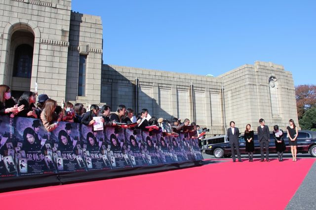 水嶋ヒロが2年半ぶり公の場！映画『黒執事』完成報告レッドカーペットイベント　フォトギャラリー（3枚目）