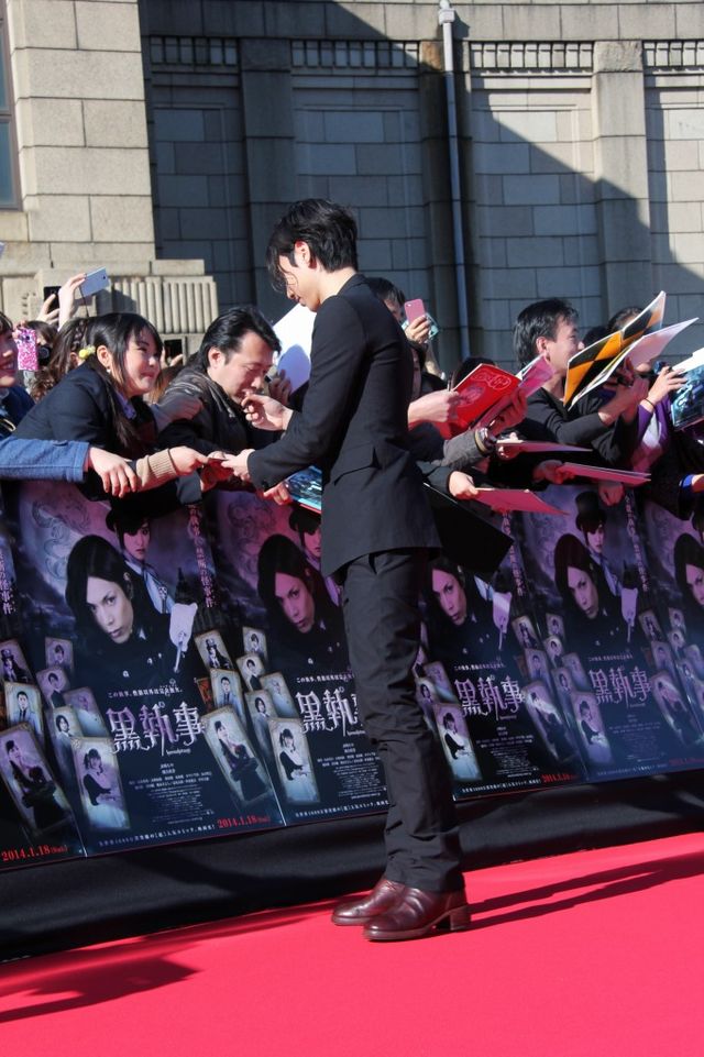 水嶋ヒロが2年半ぶり公の場！映画『黒執事』完成報告レッドカーペットイベント　フォトギャラリー（7枚目）