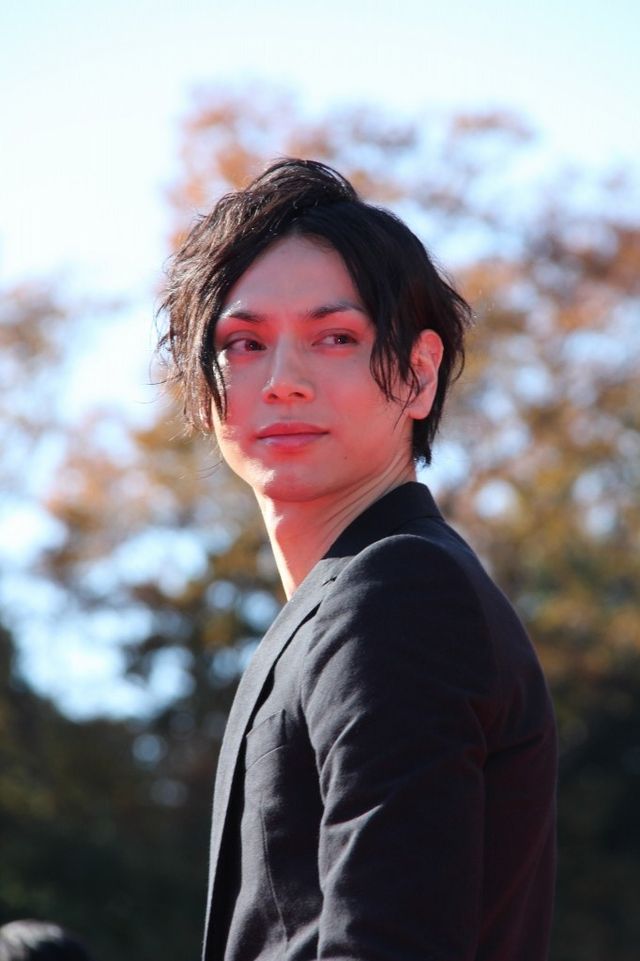 水嶋ヒロが2年半ぶり公の場！映画『黒執事』完成報告レッドカーペットイベント　フォトギャラリー（10枚目）