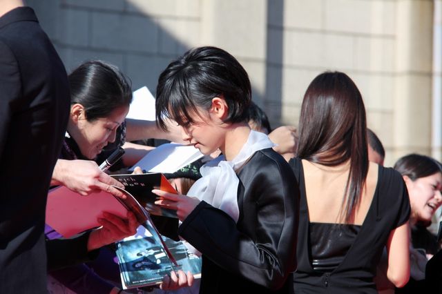 水嶋ヒロが2年半ぶり公の場！映画『黒執事』完成報告レッドカーペットイベント　フォトギャラリー（18枚目）