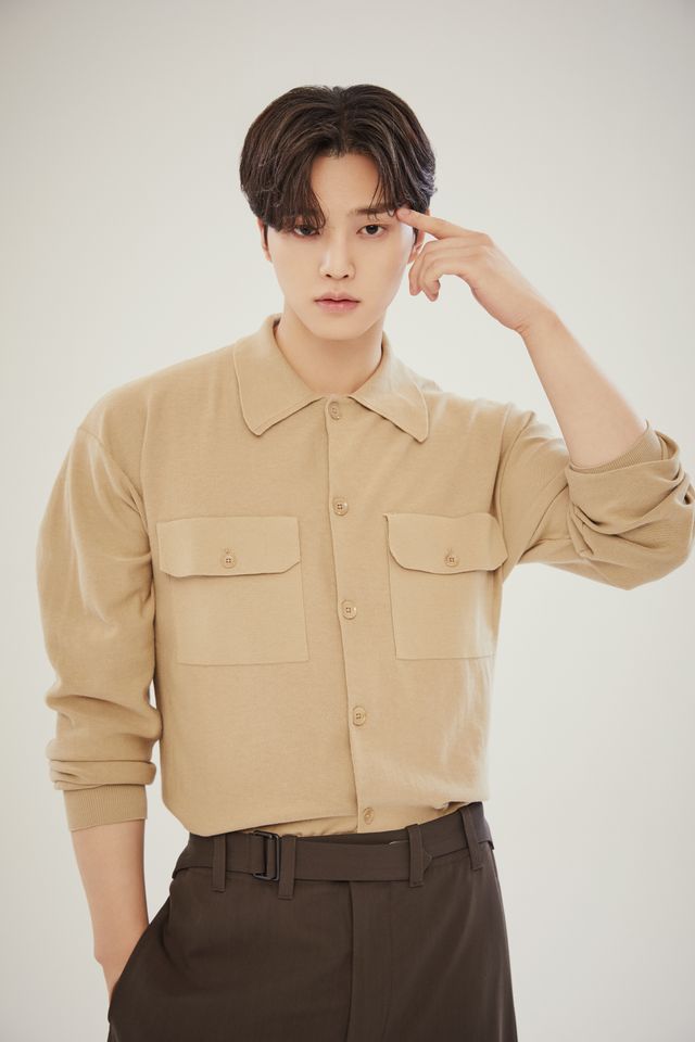 ソン・ガン＆岩田剛典、美しすぎるソロカット：フォトギャラリー