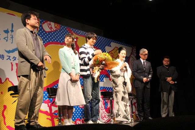 メガネッ子な向井理！「神の舌を持つ男」制作発表 ギャラリー（8枚目）