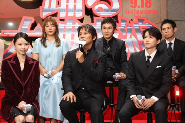 織田裕二ら『踊る』キャストが集結！『踊る大捜査線 N.E.W. メトロポリスを駆け抜けろ！』生配信イベント（6枚目）