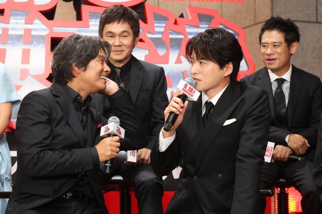 織田裕二ら『踊る』キャストが集結！『踊る大捜査線 N.E.W. メトロポリスを駆け抜けろ！』生配信イベント（23枚目）