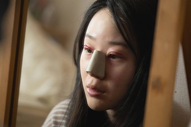キャストが特殊メイクで激変！Netflix「ダウンタイム」場面写真＜10点＞（5枚目）
