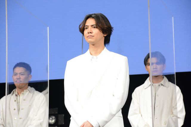 笑顔で手を振るGENERATIONS！映画『昨日より赤く明日より青く-CINEMA FIGHTERS project-』プレミア上映会＆Special Live（13枚目）