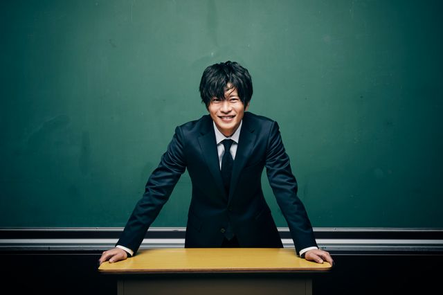 テレビ朝日系土曜ナイトドラマ「先生を消す方程式。」で主演を務める田中圭