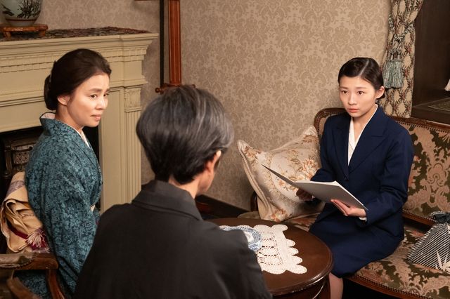 はる（石田ゆり子）と花江（森田望智）の顔が曇る…「虎に翼」第34回の場面写真（3枚目）