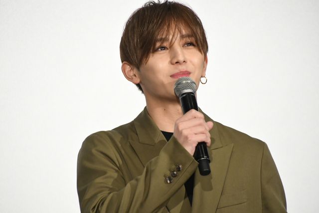 山田涼介＆浜辺美波、まばゆい美貌！『サイレントラブ』舞台あいさつで黙っていた裏話をぶっちゃけ（3枚目）