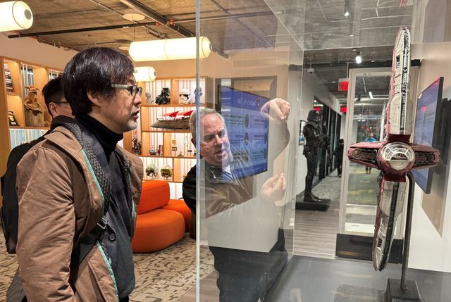 『ゴジラ-1.0』山崎貴監督、ダース・ベイダーと対面！ルーカスフィルム訪問＆上映会の様子（5枚目）